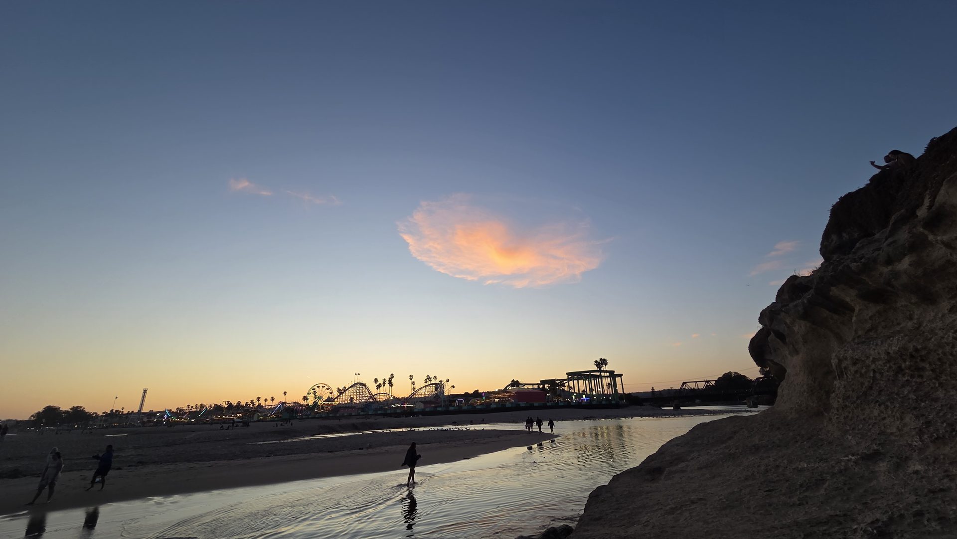Lenticular cloud over the cliff
