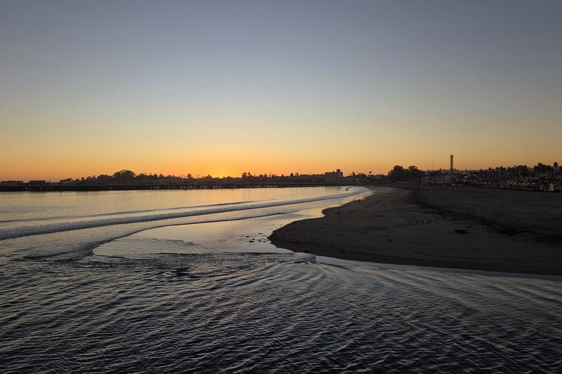 Golden hour on the tideline